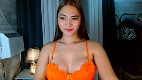 Snapshot of violetasha chatting on 11.23.25 violet online show from 11.23.25