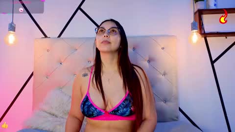 Snapshot of violetasimonz chatting on 02.11.26 violeta simonz online show from 02.11.26