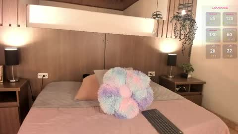 Violet online show from 05.12.26