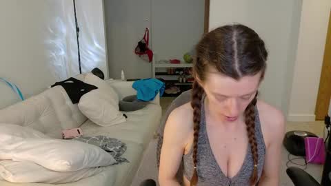 VioletFoxy online show from 05.28.26