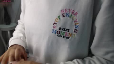 Snapshot of violeth_b chatting on 12.04.24 violeth_b online show from 12.04.24