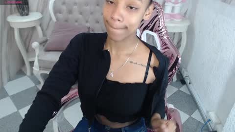 Snapshot of violeth_b chatting on 12.23.24 violeth_b online show from 12.23.24