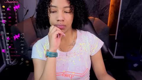 Snapshot of violeth_b chatting on 11.27.25 violeth_b online show from 11.27.25