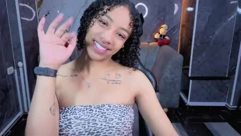 Snapshot of violeth_b chatting on 04.24.26 violeth_b online show from 04.24.26