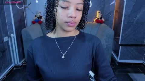 Snapshot of violeth_b chatting on 05.16.26 violeth_b online show from 05.16.26