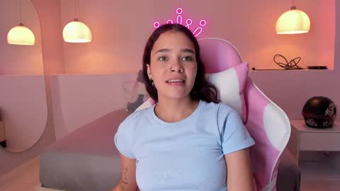 Violeth Hill online show from 01.12.25