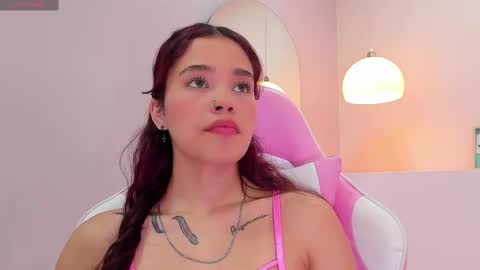 Violeth Hill online show from 02.18.25