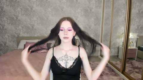 Snapshot of violetharmee chatting on 03.29.26 violetharmee online show from 03.29.26