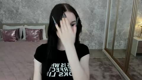 Snapshot of violetharmee chatting on 05.24.26 violetharmee online show from 05.24.26