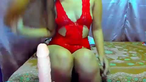 Snapshot of violetlivia chatting on 04.13.26 Livia help get 100 likes online show from 04.13.26