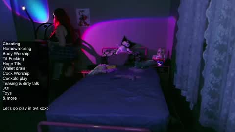 Snapshot of violetoctober chatting on 09.13.25 Violet October online show from 09.13.25