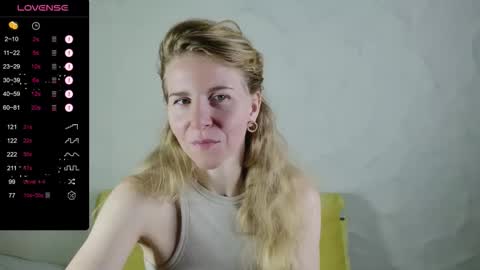 Snapshot of violetplath chatting on 10.05.25 Violet next stream December 6 online show from 10.05.25