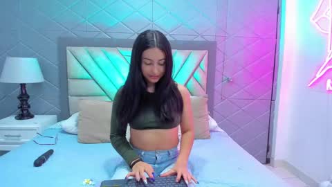 Violet Rousse online show from 09.23.25