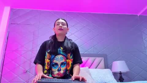 Violet Rousse online show from 10.06.25