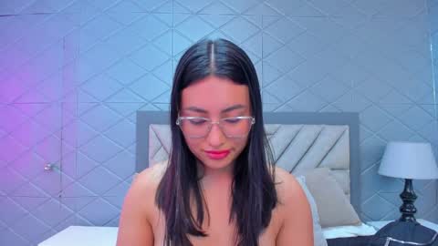 Violet Rousse online show from 04.10.26