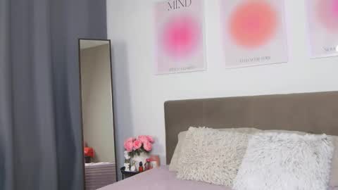 VioletSwone online show from 01.08.26