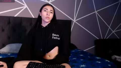 Snapshot of violett1126 chatting on 04.15.26 1126 online show from 04.15.26