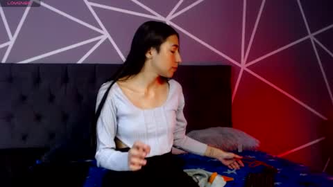 Snapshot of violett1126 chatting on 04.17.26 1126 online show from 04.17.26