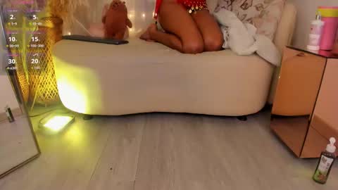 violett23_ online show from 10.22.25