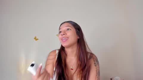 violett_24_ online show from 10.04.25