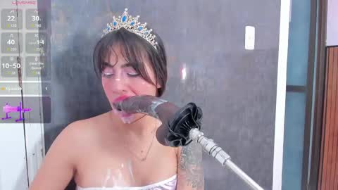 Snapshot of violett_collins_ chatting on 09.28.25 Violett online show from 09.28.25