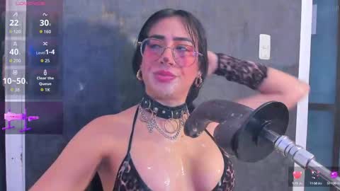 Snapshot of violett_collins_ chatting on 10.09.25 Violett online show from 10.09.25