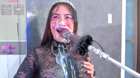 Snapshot of violett_collins_ chatting on 10.12.25 Violett online show from 10.12.25