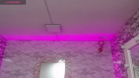 Snapshot of violetta_jhonson_v chatting on 03.08.25 Violetta online show from 03.08.25