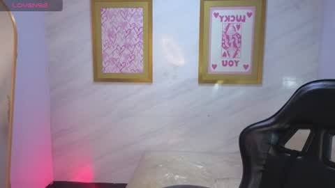 Snapshot of violetta_jhonson_v chatting on 06.18.26 Violetta online show from 06.18.26