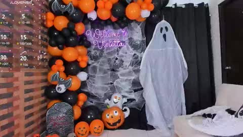 Snapshot of violetta_pretty chatting on 10.22.25 violetta_pretty online show from 10.22.25