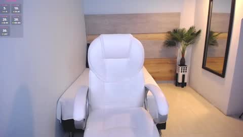 Snapshot of violetta_rainbow chatting on 01.29.25 Violetta online show from 01.29.25