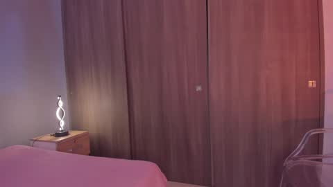 violetta independent model online show from 12.17.24