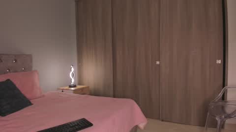 violetta independent model online show from 01.16.25