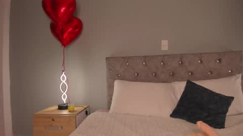 violetta independent model online show from 02.15.25