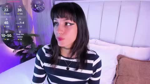 Snapshot of violettacolinss chatting on 05.02.26 violettacolinss online show from 05.02.26