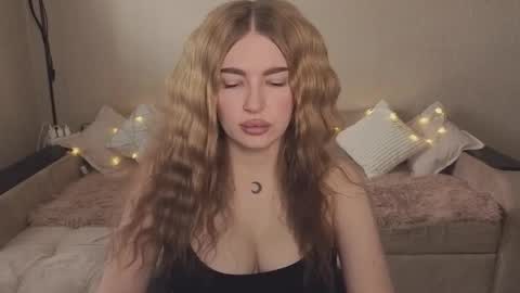 ViolettaOtis online show from 09.18.25