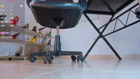 Snapshot of violettastrada chatting on 01.18.25 CALL ME TATIANA online show from 01.18.25