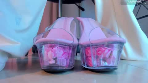 Snapshot of violettastrada chatting on 11.19.25 CALL ME TATIANA online show from 11.19.25