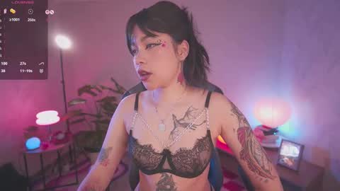 Snapshot of violette_clerk1 chatting on 12.14.25 JULIE UWU online show from 12.14.25