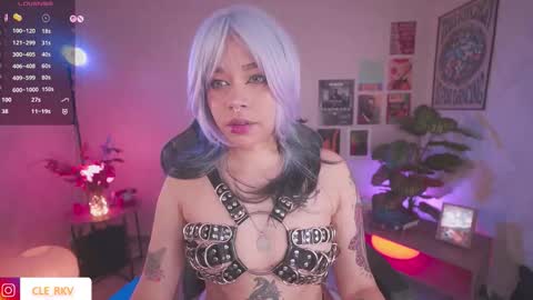 Snapshot of violette_clerk1 chatting on 01.05.26 JULIE UWU online show from 01.05.26