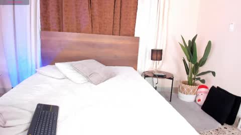 Violett online show from 04.23.26