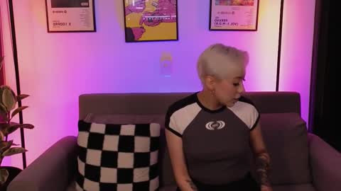 Snapshot of violettgrey_ chatting on 02.25.26 Violet online show from 02.25.26