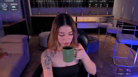 Violett  online show from 02.04.25