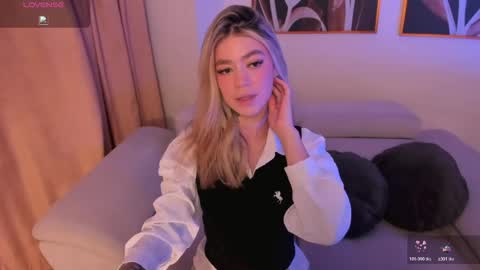 Snapshot of violetthansson chatting on 05.30.26 Violett online show from 05.30.26