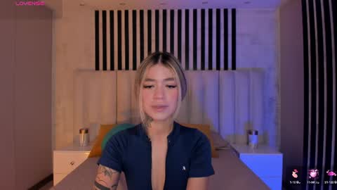 Snapshot of violetthansson chatting on 06.19.26 Violett online show from 06.19.26