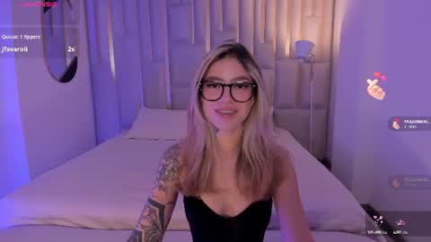 Snapshot of violetthansson chatting on 06.29.26 Violett online show from 06.29.26