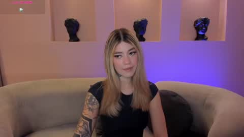 Snapshot of violetthansson chatting on 06.30.26 Violett online show from 06.30.26