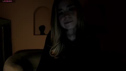Snapshot of violetthansson chatting on 07.05.26 Violett online show from 07.05.26