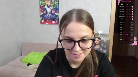 Snapshot of violetwin chatting on 09.29.25 Violet online show from 09.29.25