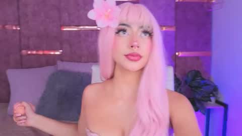 viollettebylyly online show from 12.13.25